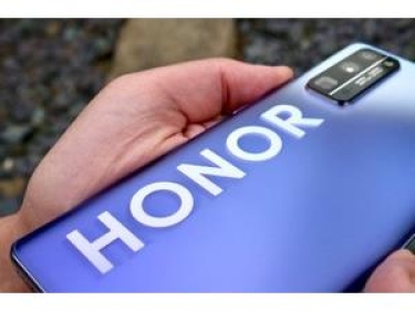 “Honor” smartfon istehsalçısı “Google” şirkəti ilə əməkdaşlığı bərpa edib