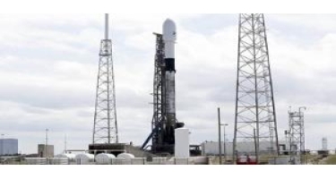“SpaceX” orbitdə əlavə 30 min peyk yerləşdirəcək