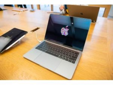 “Apple” şirkəti “MacBook” üçün öz prosessorları üzərində işləyir