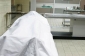 Bakıda dəhşətli FACİƏ: yataq xəstəsi olan bacısının ölümünə dözməyib intihar etdi