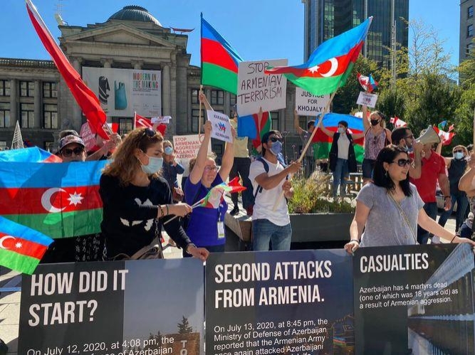 Vankuverdə yaşayan azərbaycanlılar aksiya keçiriblər - FOTO