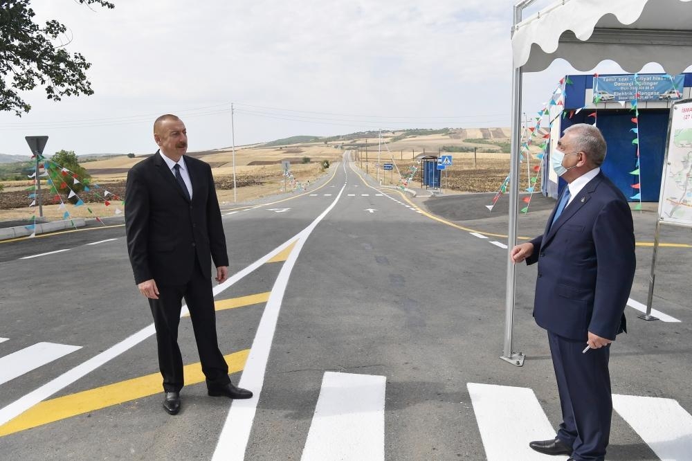 Prezident İlham Əliyev Muğanlı-İsmayıllı-Təzəkənd-Ağbulaq-Qoşakənd avtomobil yolunun açılışında iştirak edib - FOTO