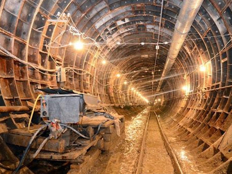 Metrodakı qrunt sularından yaşıllıqların suvarılması üçün istifadə edilməyə başlanıldı