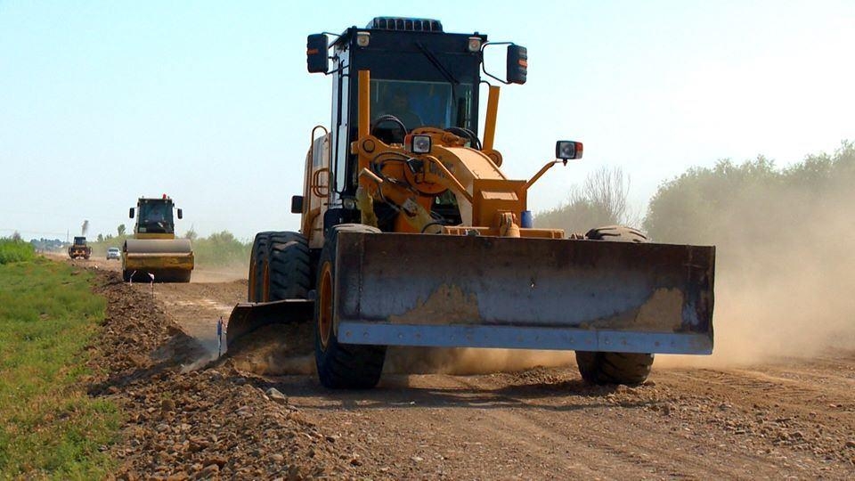 41 km uzunluğunda yol yenidən qurulur - FOTO