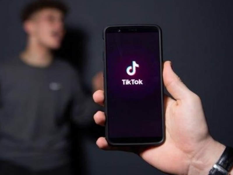 TikTok öz istifadəçiləri ilə həm də Tvitter vasitəsilə əlaqə quracaq