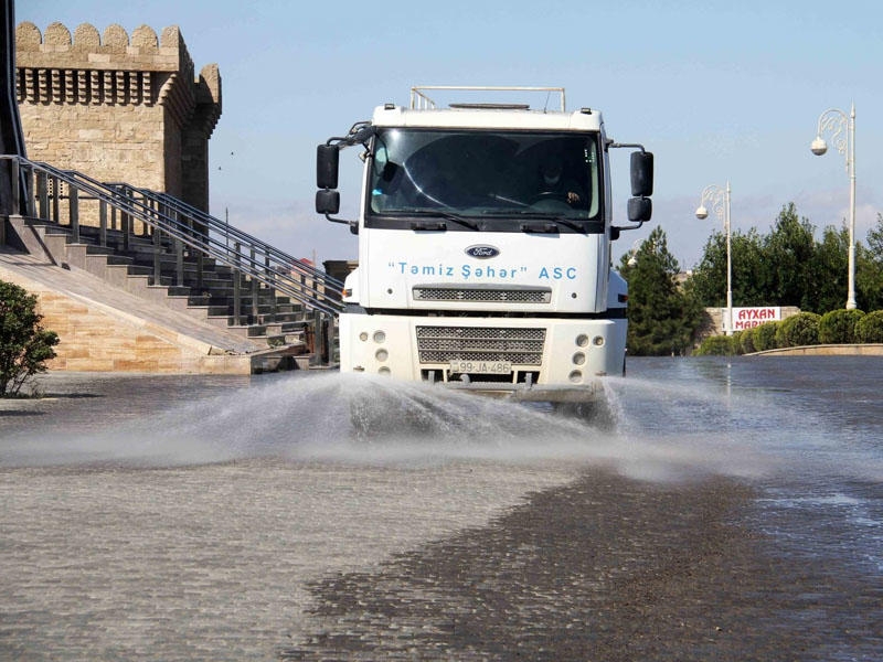 “Təmiz Şəhər” dezinfeksiya işlərini davam etdirir - FOTO