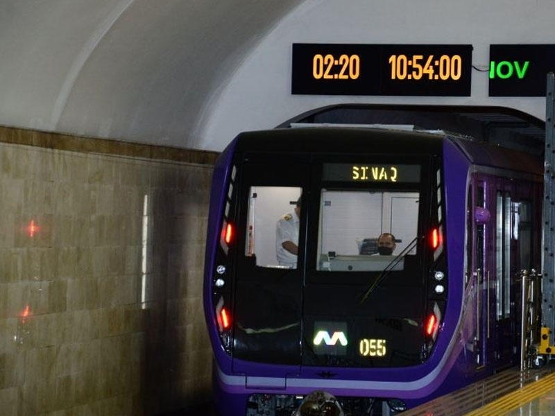 Metroda daha iki yeni qatar xəttə buraxılıb