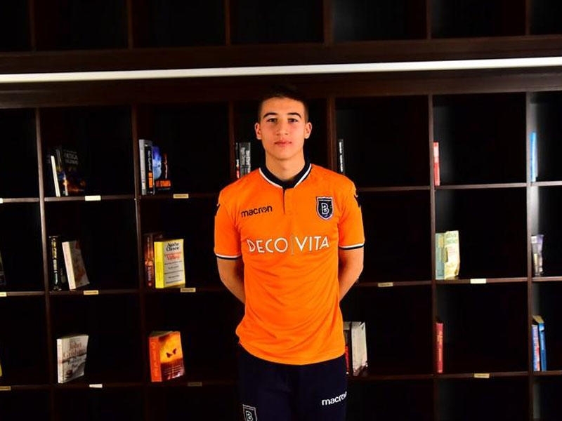 ''Başakşəhər''in futbolçusu ''Neftçi''də?