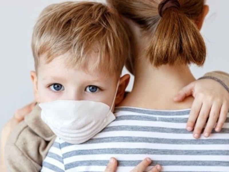 İnfeksionistdən: Maska kiçik yaşlı uşaqlara xeyirdən çox ziyan vura bilər...