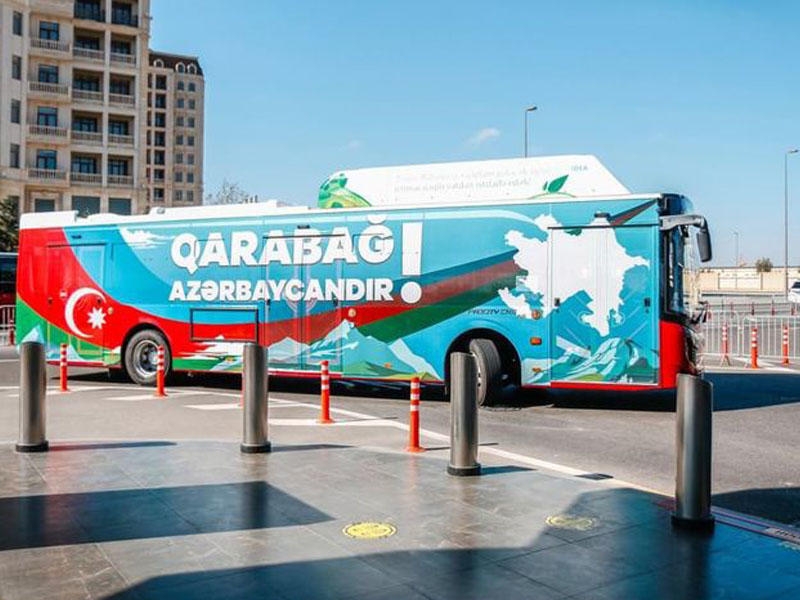 Avtobusların üzərində “Qarabağ Azərbaycandı! şüarı yazıldı - FOTO