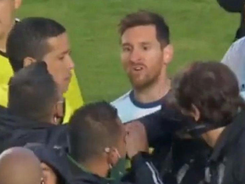 Messi məşqçi ilə mübahisə etdi