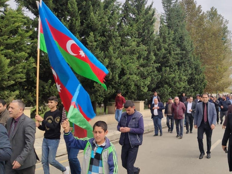 Xocavəndli məcburi köçkünlər bayraq yürüşü keçirdi - FOTO