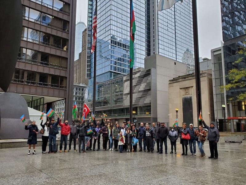 Çikaqoda Azərbaycan bayrağı qaldırıldı - FOTO