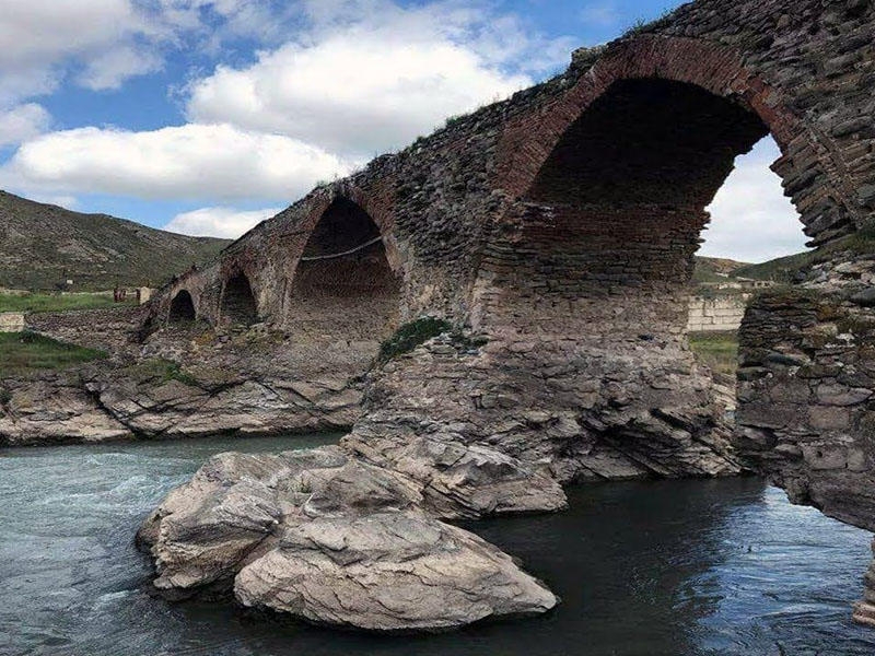 ''''Xudafərin'' hidroqovşağı üzrə tikinti xərclərinin və dəymiş ziyanın hesablanması məsələlərinə baxılır'' - Nazir