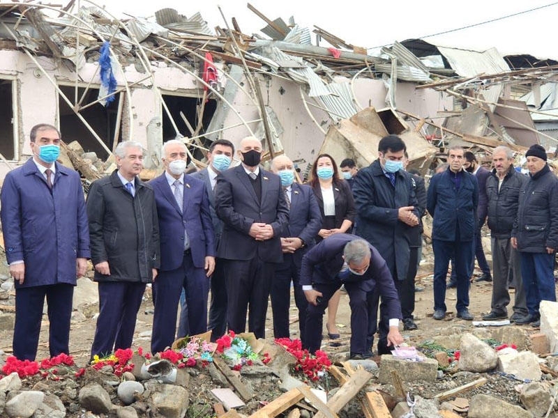 YAP Gəncədə erməni terroru nəticəsində valideynlərini itirmiş uşaqlara təqaüd verəcək - FOTO