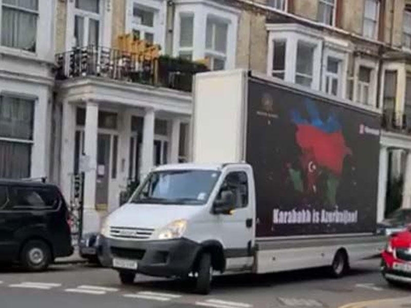 ''Karabakh is Azerbaijan'' yazılı avtomobil Londonda Ermənistan səfirliyinin qarşısında - VİDEO - FOTO