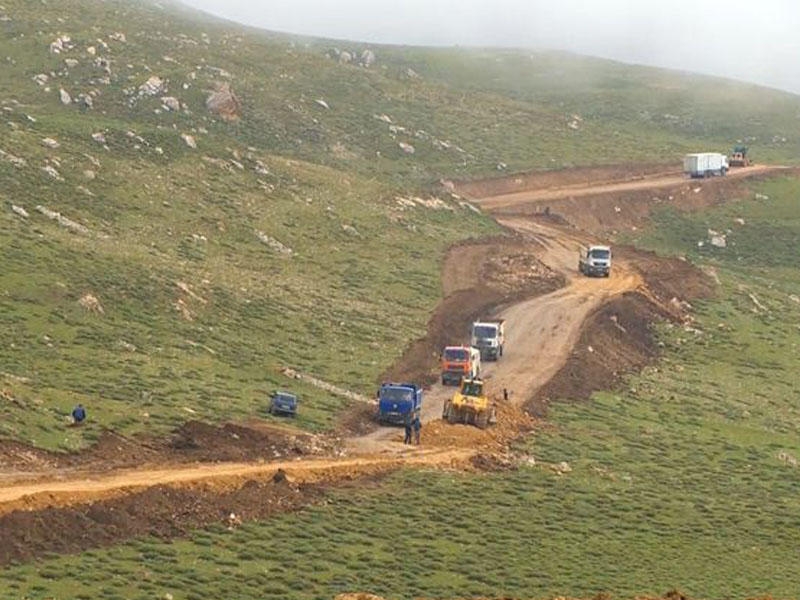 Susay-Xınalıq avtomobil yolunda tikinti işləri davam etdirilir - FOTO