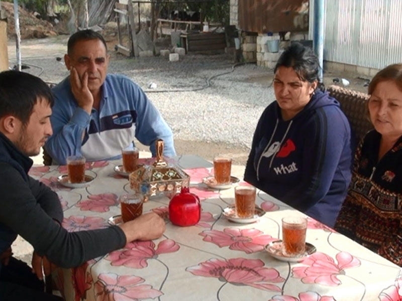 Əmirvarlı kəndindən olan Quliyevlər ailəsi övladlarına ata yurdlarında toy etmək arzusundadır - FOTO