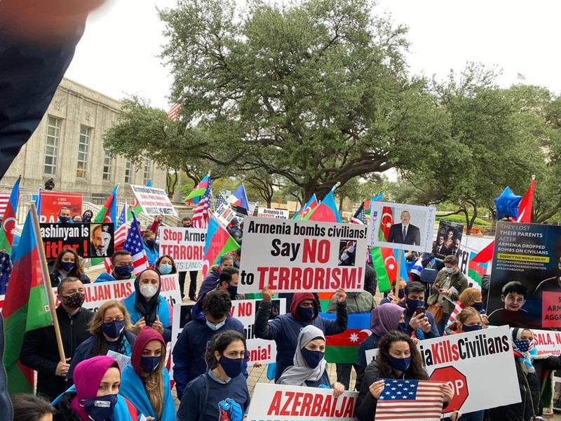 Bərdə və Gəncədə ermənilərin törətdiyi vandalizm ABŞ azərbaycanlılarını ayağa qaldırıb - FOTO