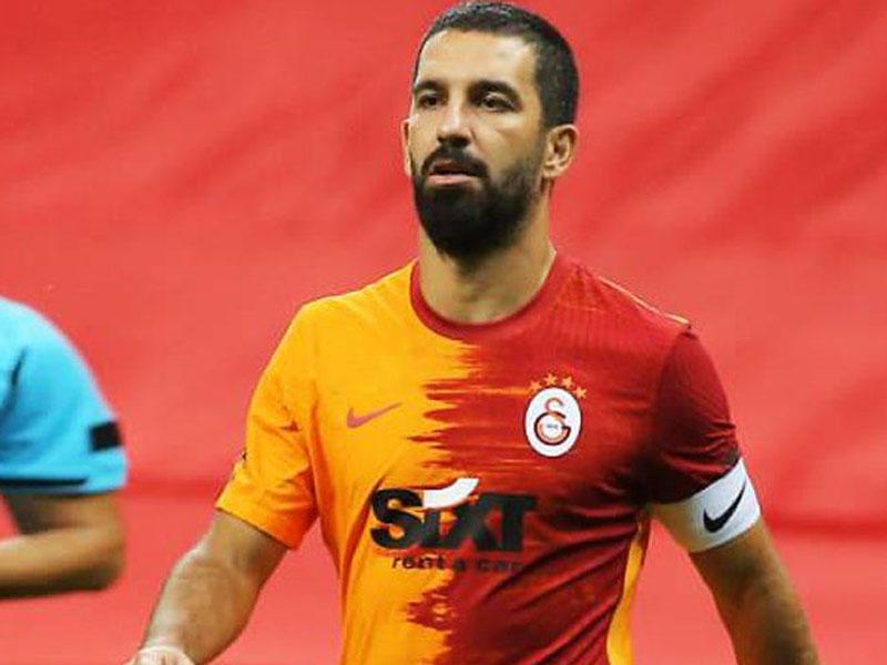 Arda Turan koronavirusa yoluxdu