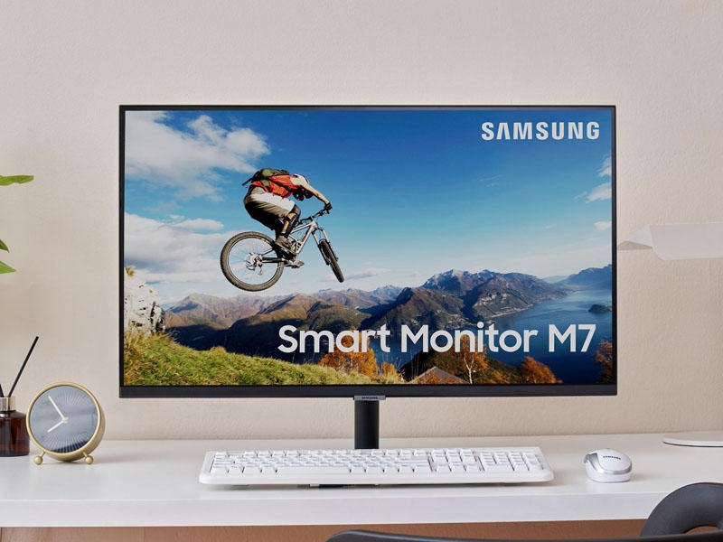 “Smart TV” dəstəkli “Samsung” monitorları təqdim edilib