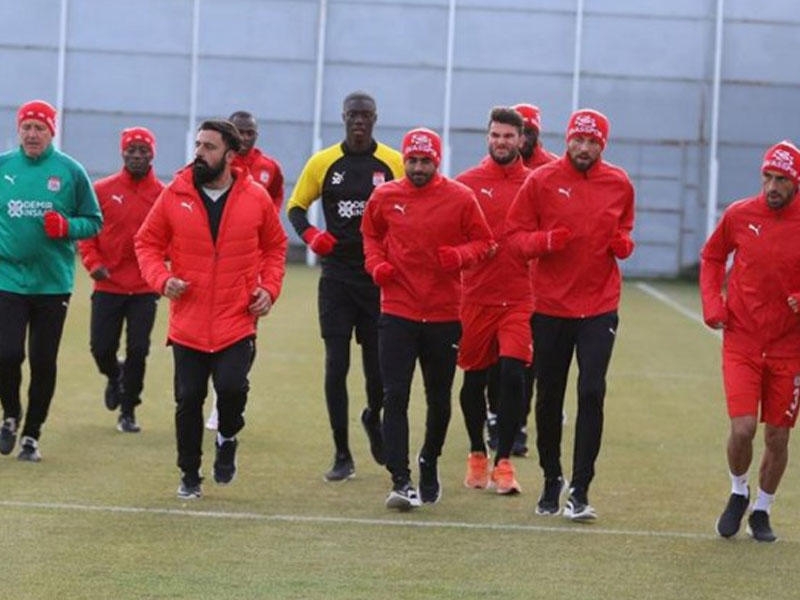 ''Sivasspor''da koronavirusa daha 3 yoluxma