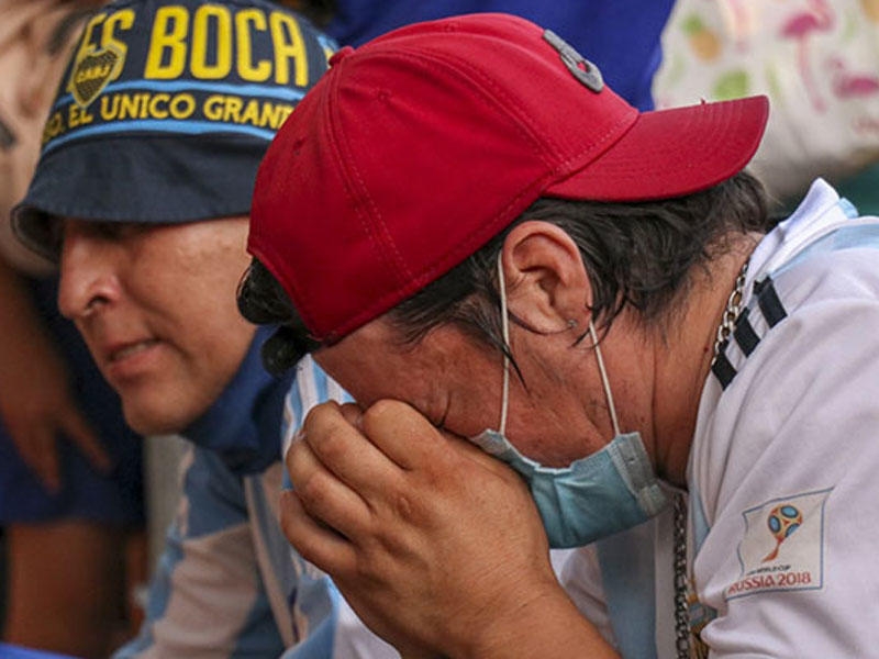 Argentina xalqı Maradona üçün ağlayır... - FOTOlar