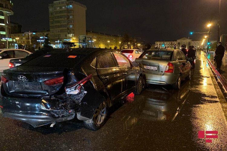 Bakıda ''Niva'' bir neçə maşını əzib, sürücü isə hadisə yerindən yayınıb - FOTO