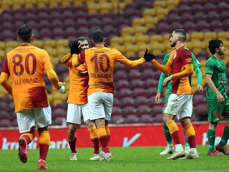 ''Qalatasaray'' və daha 4 komanda növbəti mərhələdə