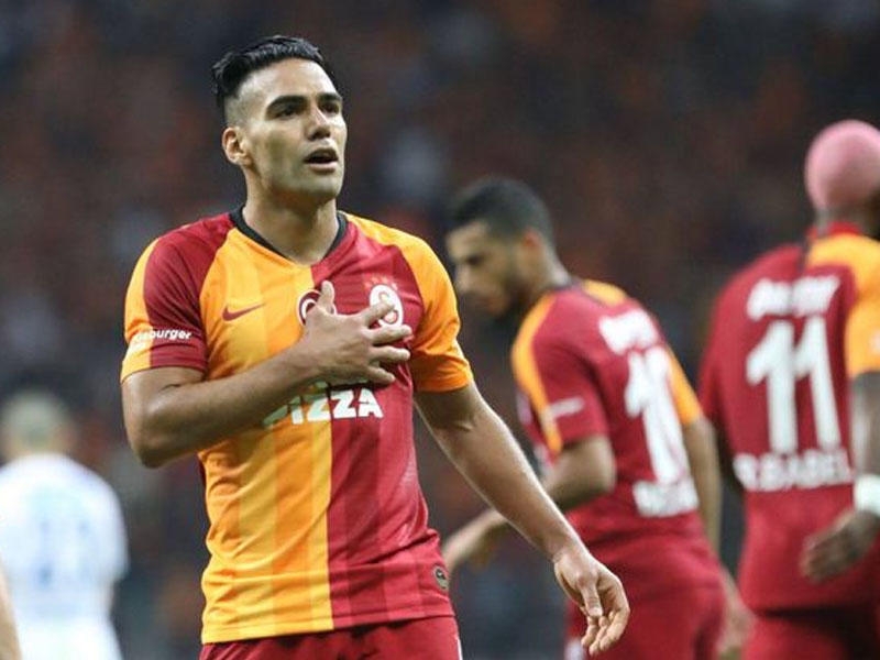 “Qalatasaray”da sürpriz qərar