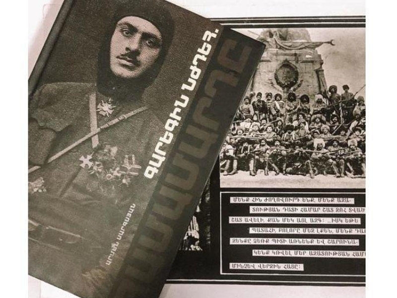 Moskvanın mərkəzində Njdenin faşist köməkçisinin ideyaları təbliğ olunur - QALMAQAL