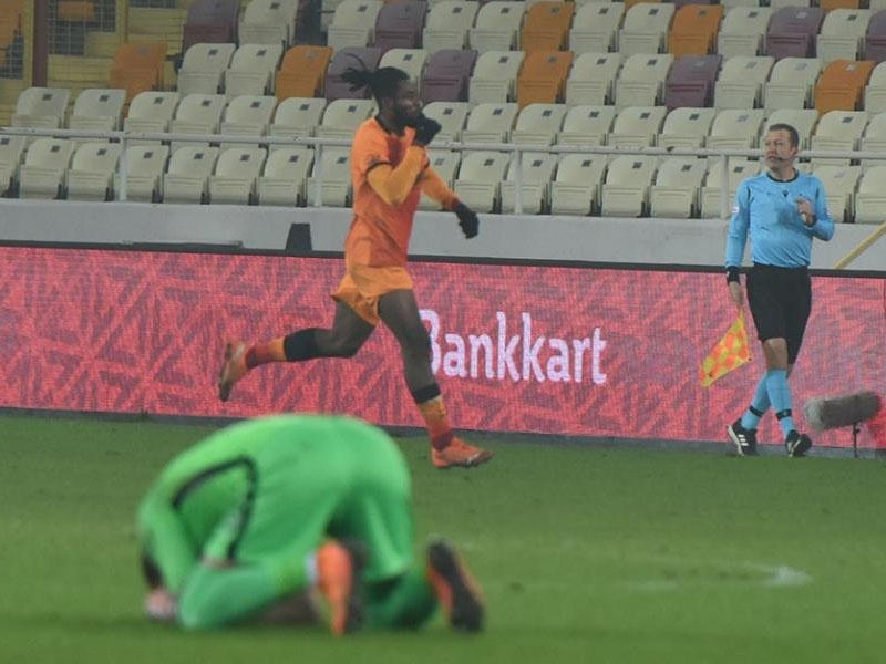 ''Qalatasaray'', ''Sivasspor'' və ''Antalyaspor'' növbəti mərhələdə