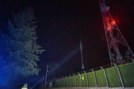 Fransada etirazçılar 5G tezliyinə malik qülləni yandırdılar