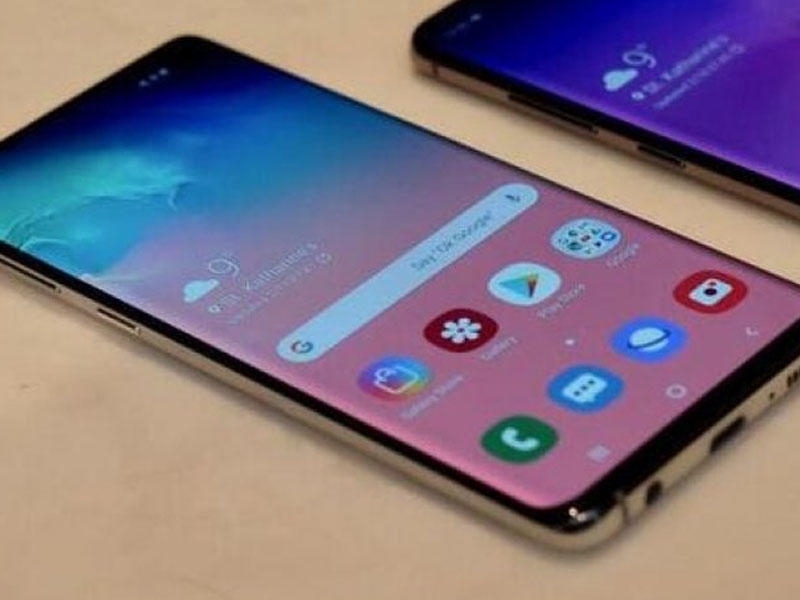 Samsung Android 11 yenilənməsini geri götürdü