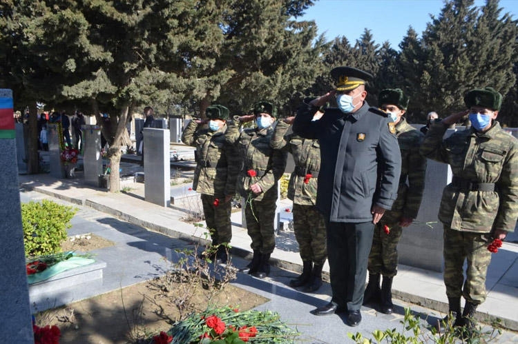 Müdafiə Nazirliyi Mübarizi andı - FOTO