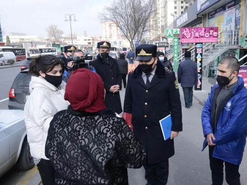 Polis Bakıda maarifləndirici reyd keçirdi - FOTO