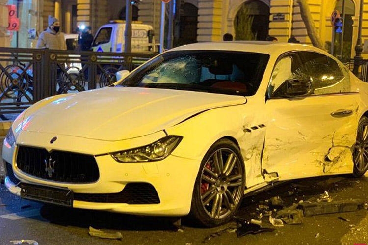 Bakıda zəncirvari qəza: Maserati, Jeep və daha 3 avtomobil əzilib, 2 yaralı - FOTO