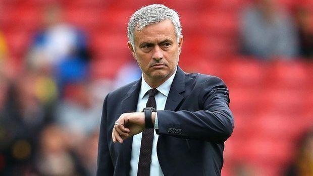 “Tottenhem” Mourinyunu qovmağı düşünmür