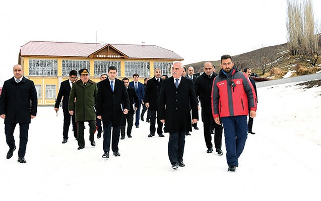 Vasif Talıbovun maskasız FOTOları müzakirə yaratdı