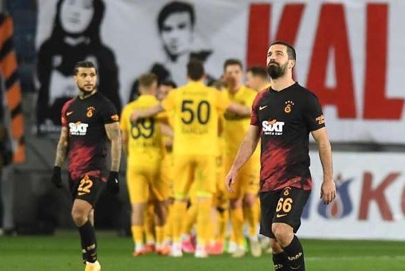 ''Qalatasaray''ın qalibiyyət seriyasına son qoyuldu