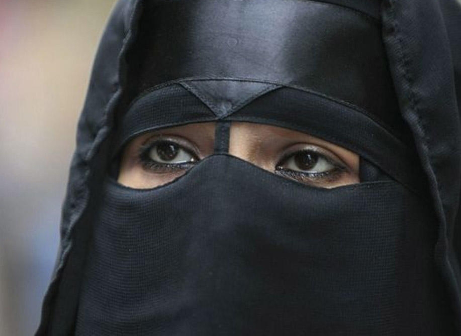 İsveçrədə niqab qadağan edildi