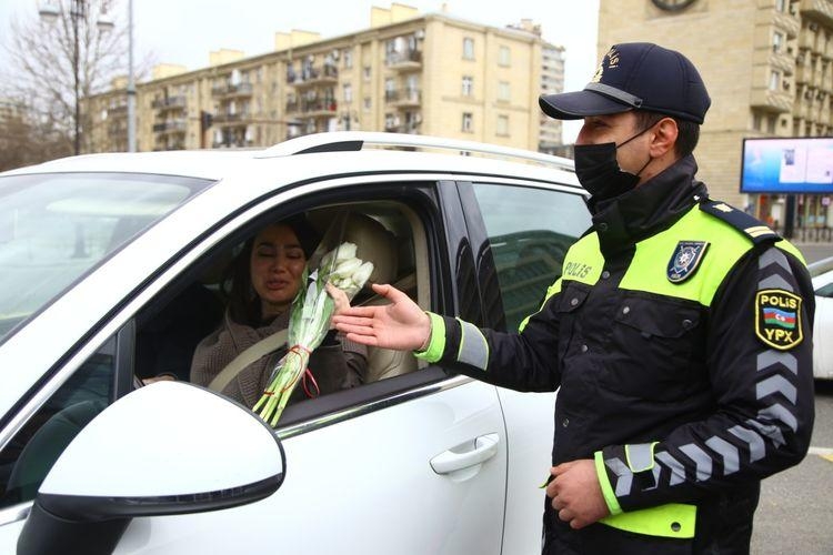 Qadın sürücüləri yol polisləri belə təəccübləndirdilər - FOTO