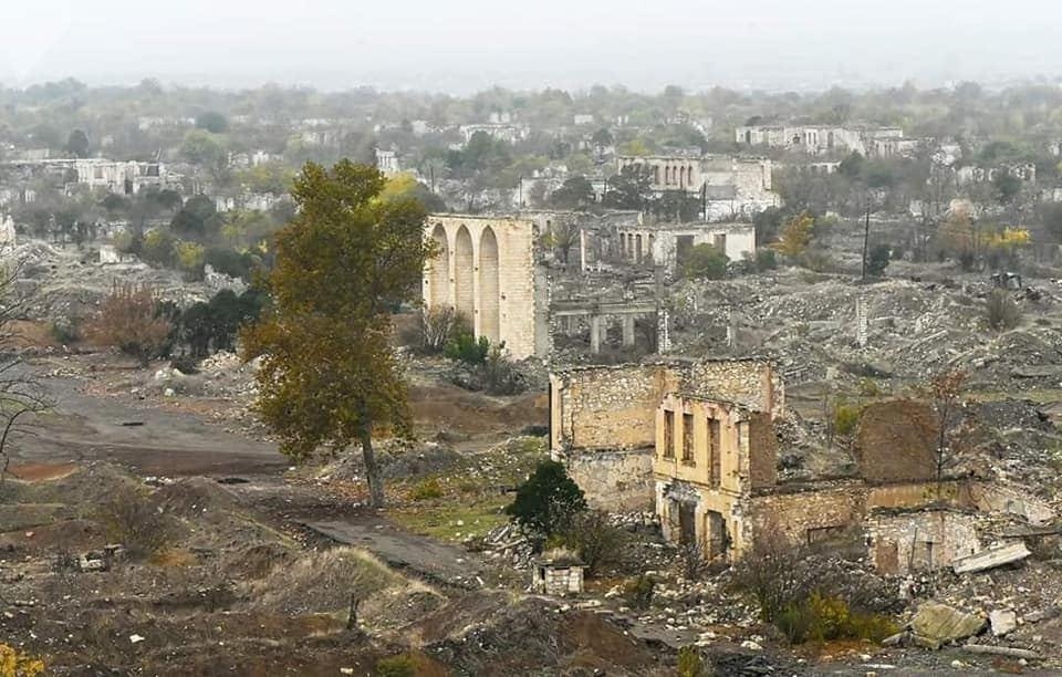 Ağdamda minaya düşənlər yaxınlarının məzarını ziyarət ediblər