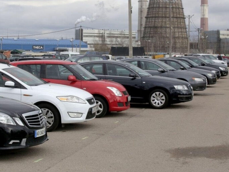 Litvanın yeni avtomobil bazarında alıcılıq qabiliyyəti 26 faizdən çox azalıb