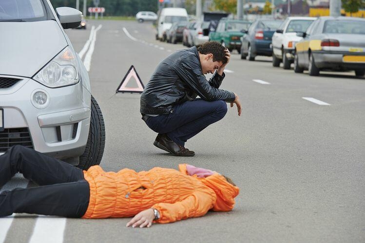 Bakıda avtomobilin vurduğu piyada ölüb