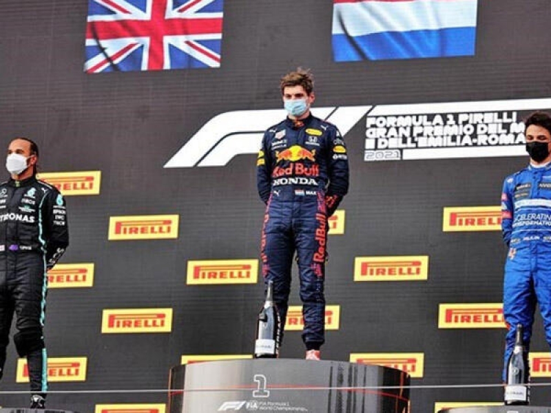 Ferstappen Formula 1-də birinci oldu