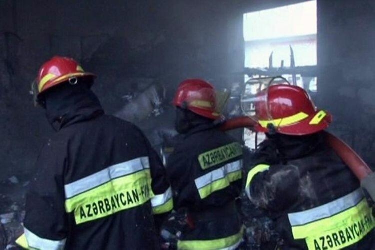 Siyəzəndə quşçuluq fabriki, Sabirabadda ev yanıb