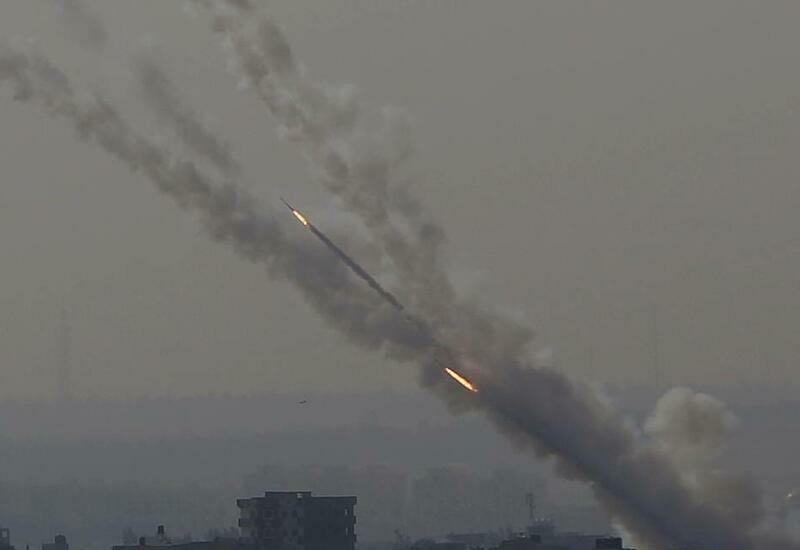 İsrail raket atəşinə tutulub: Ölənlər və yaralananlar var