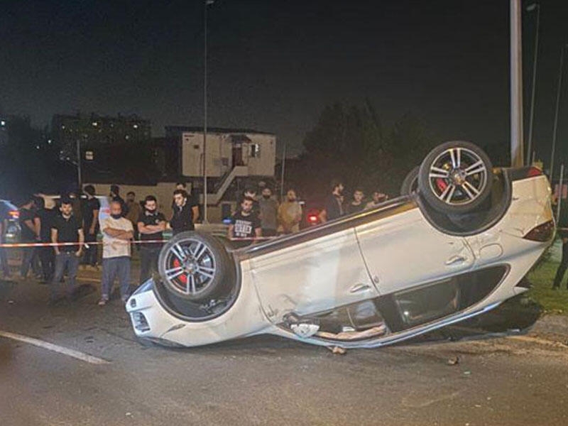 Bakıda aşan “Porsche”ni görün kim sürüb - FOTO