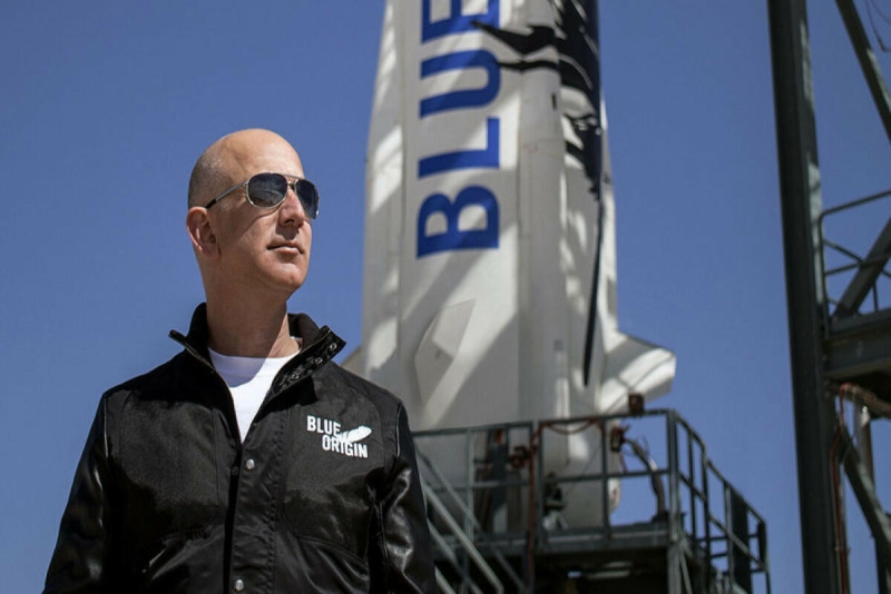 Ceff Bezosla kosmosa uçuş imkanı 28 mln. dollara satıldı